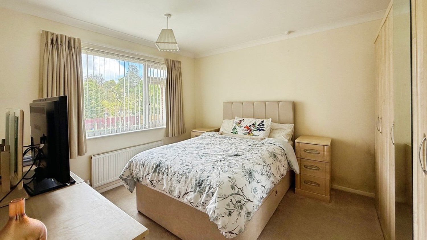 2 bedroom Bungalow for Sale Leighton Park North, Westbury