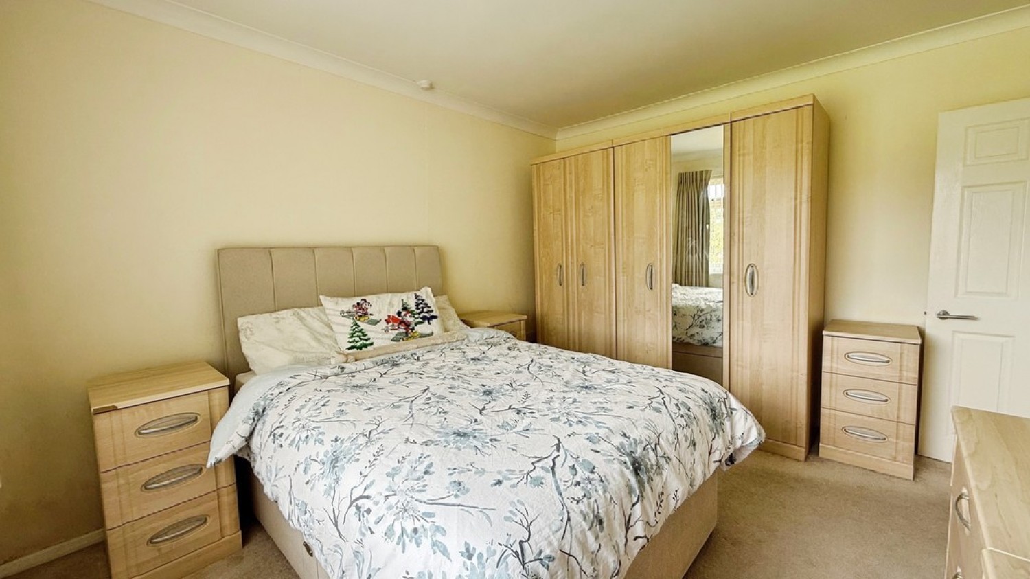 2 bedroom Bungalow for Sale Leighton Park North, Westbury