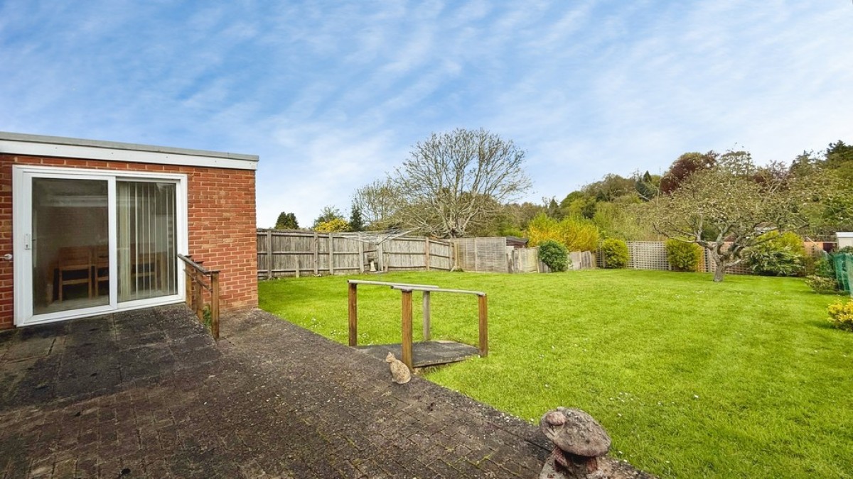 Leighton Park North, Westbury