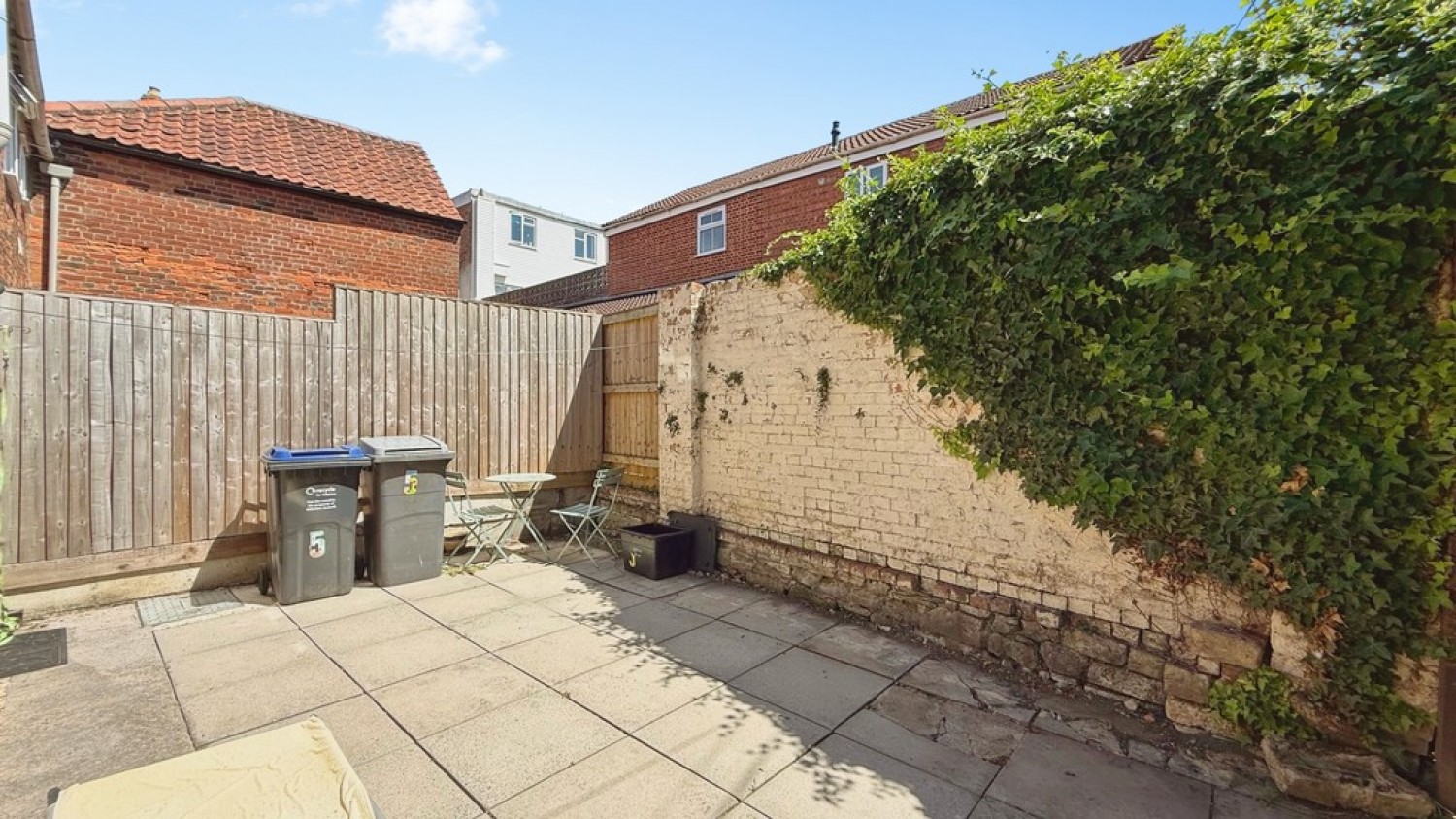 2 bedroom House for Sale West End, Westbury