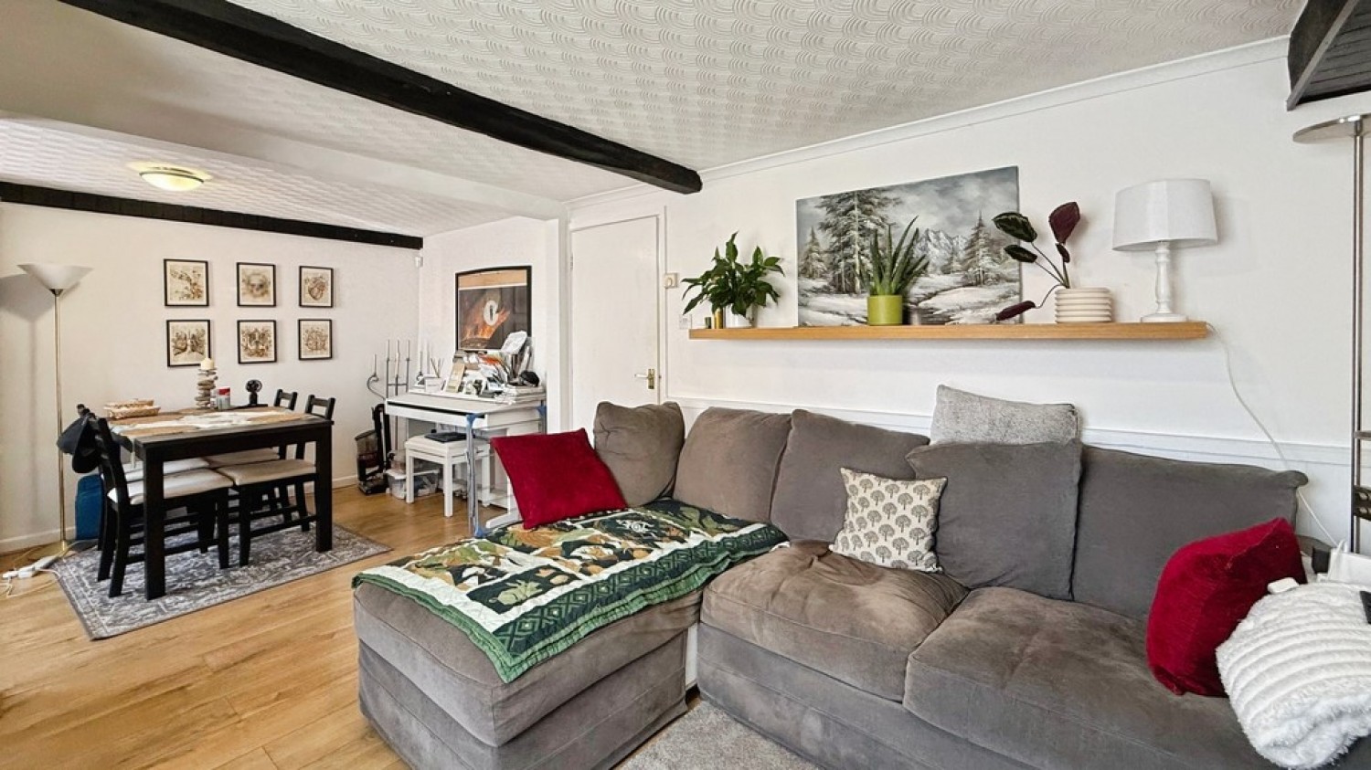 2 bedroom House for Sale West End, Westbury