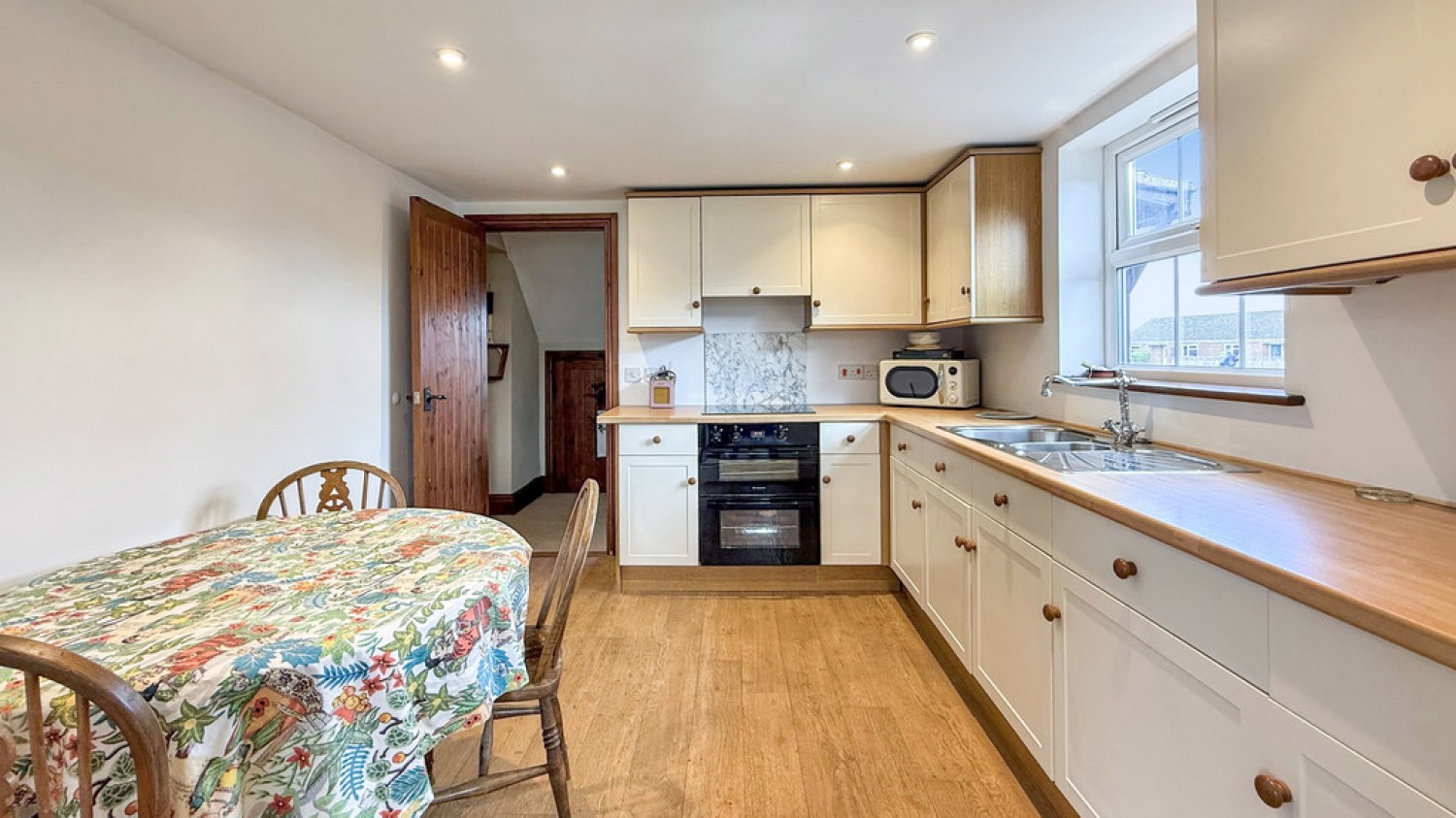 3 bedroom House for Sale Upton Scudamore, Warminster