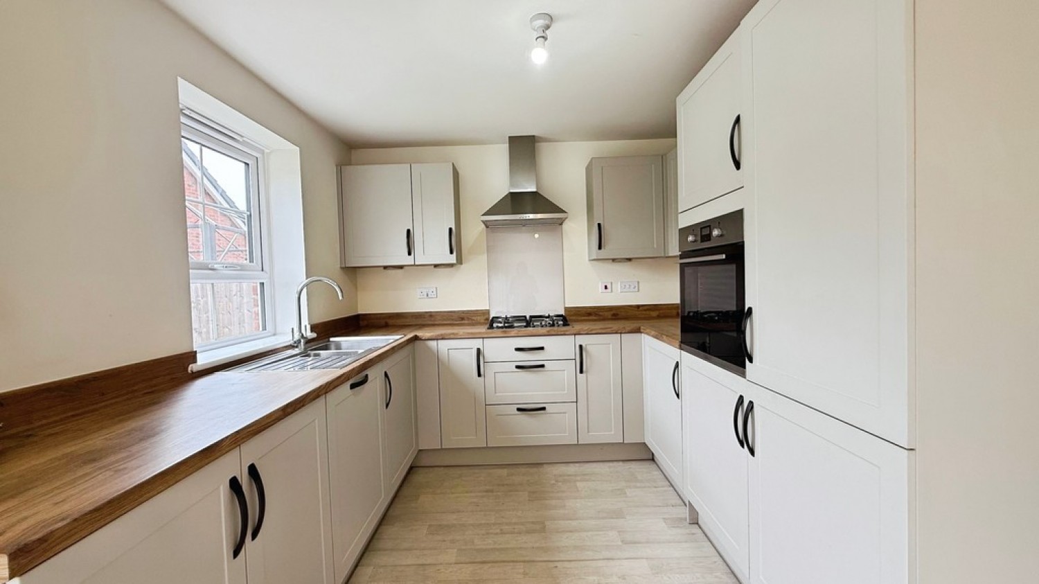4 bedroom House for Sale Baynton Close, Westbury