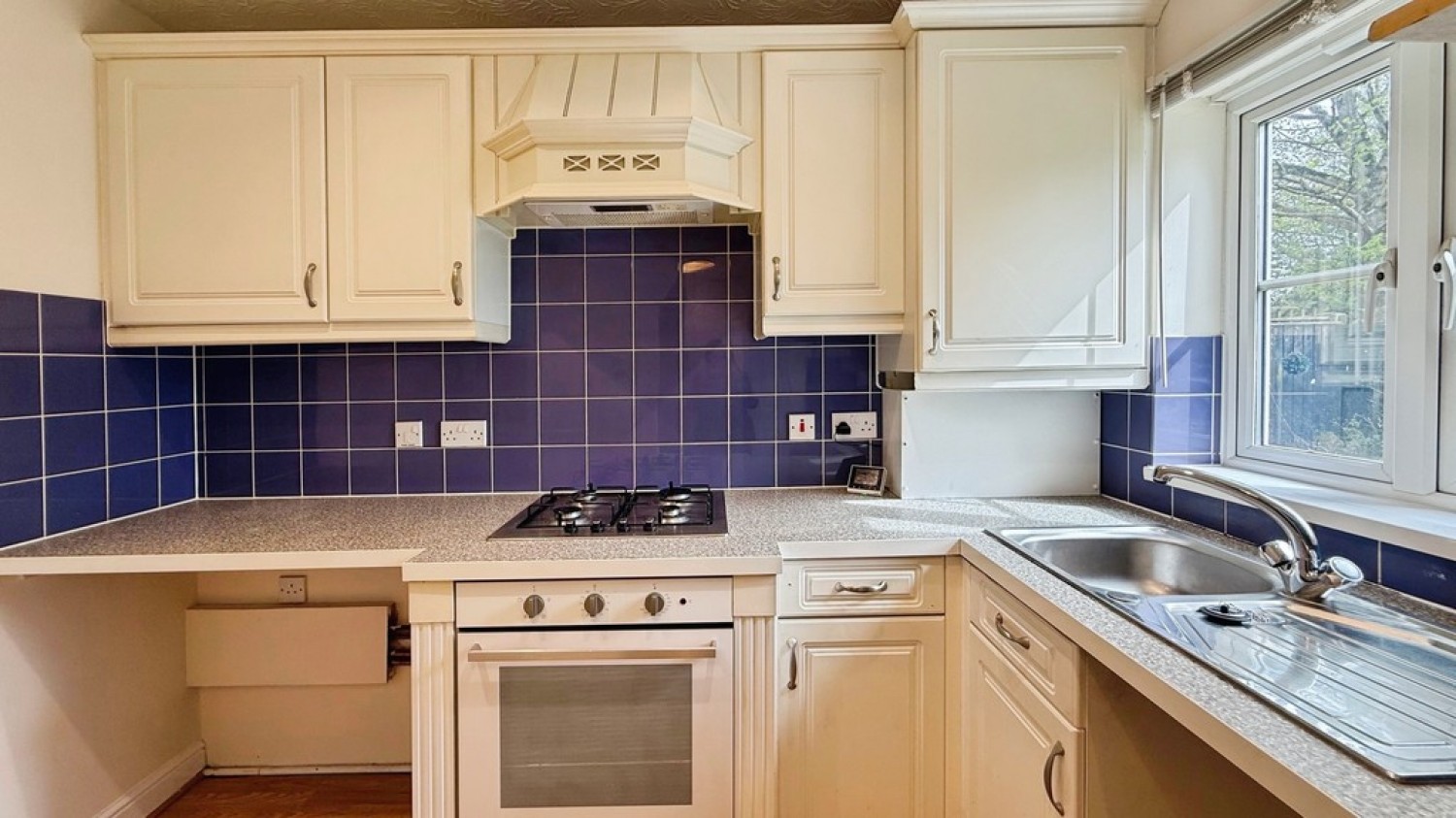 2 bedroom House for Sale Cleveland Way, Westbury