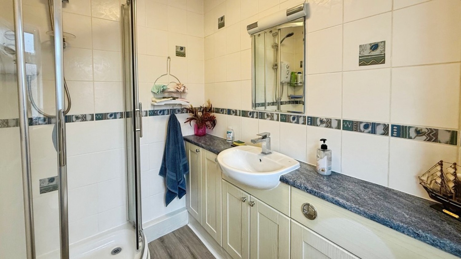 2 bedroom Bungalow for Sale Ingram Place, Westbury