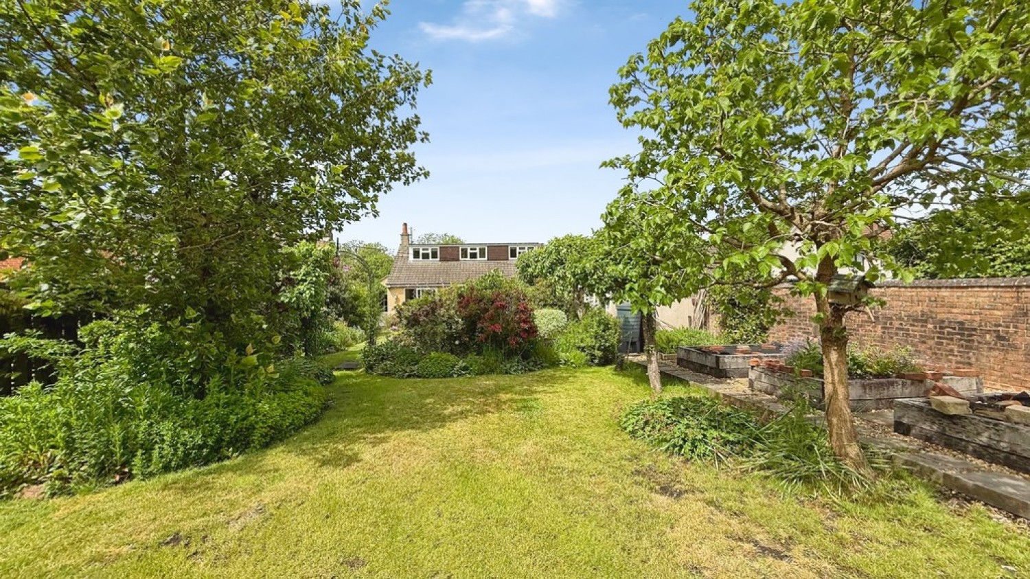4 bedroom Bungalow for Sale High Street, Dilton Marsh