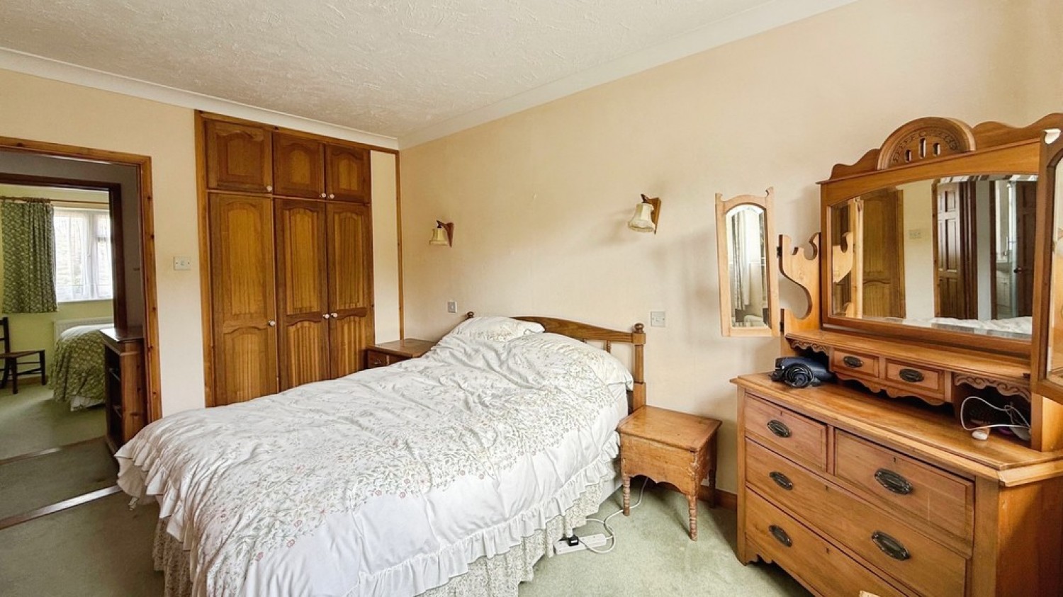 4 bedroom Bungalow for Sale High Street, Dilton Marsh