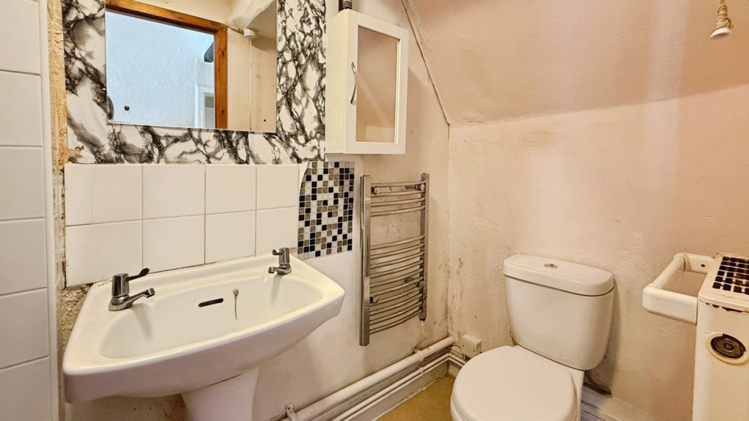 4 bedroom House for Sale Boreham Road, Warminster