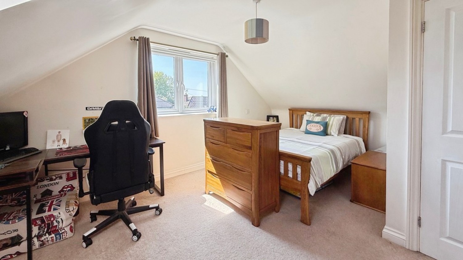 3 bedroom Bungalow for Sale Newtown, Westbury