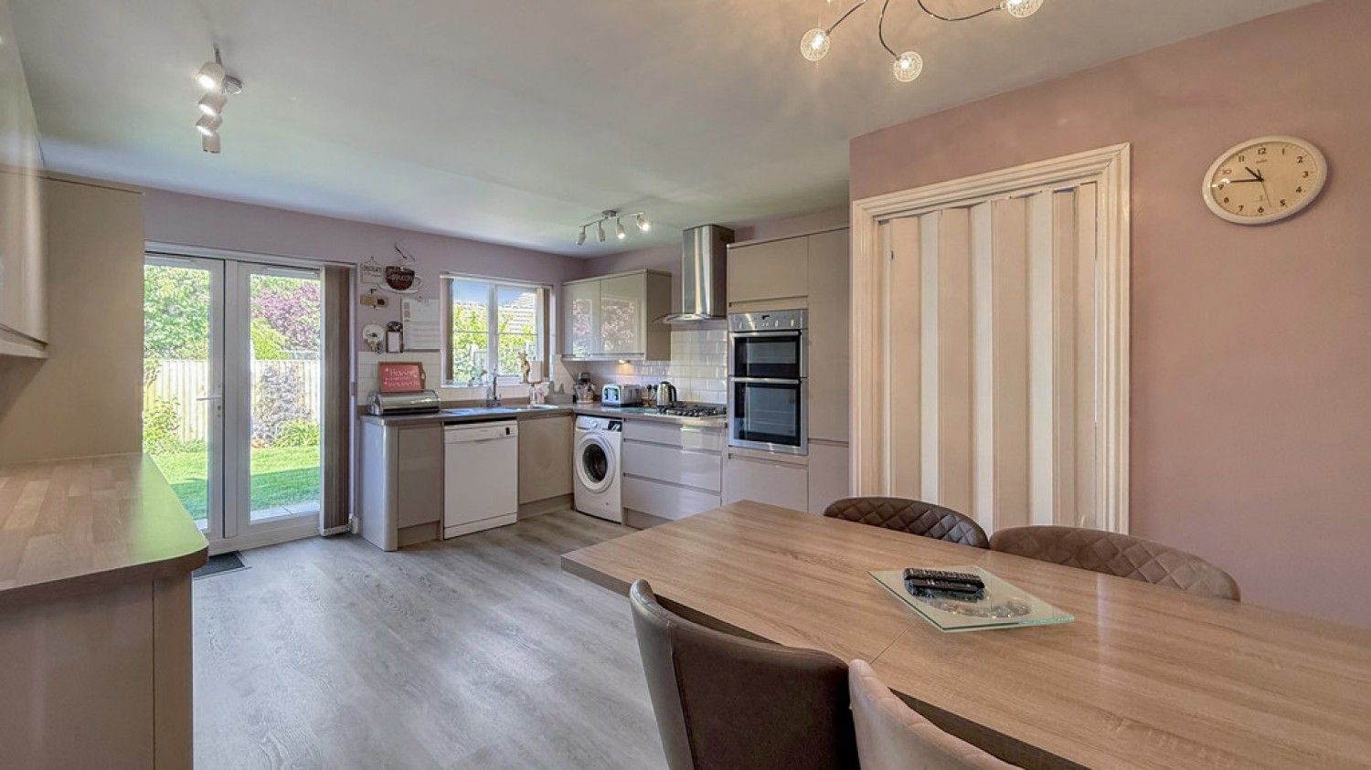 5 bedroom House for Sale Dartmoor Road, Westbury