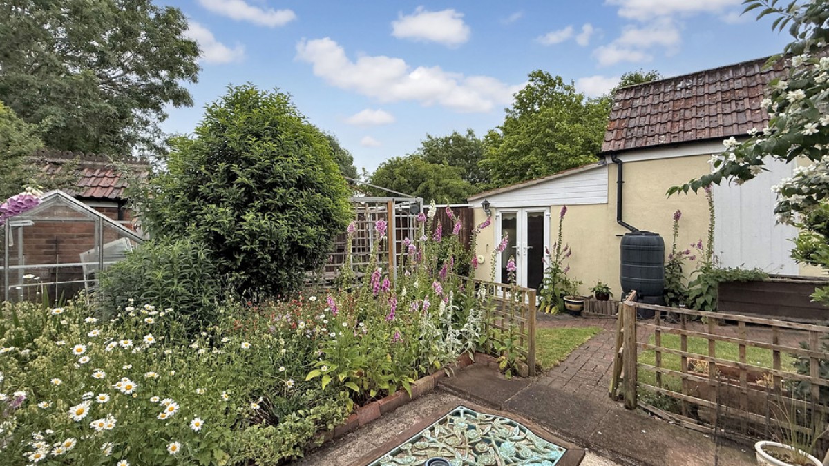 Petticoat Lane, Dilton Marsh