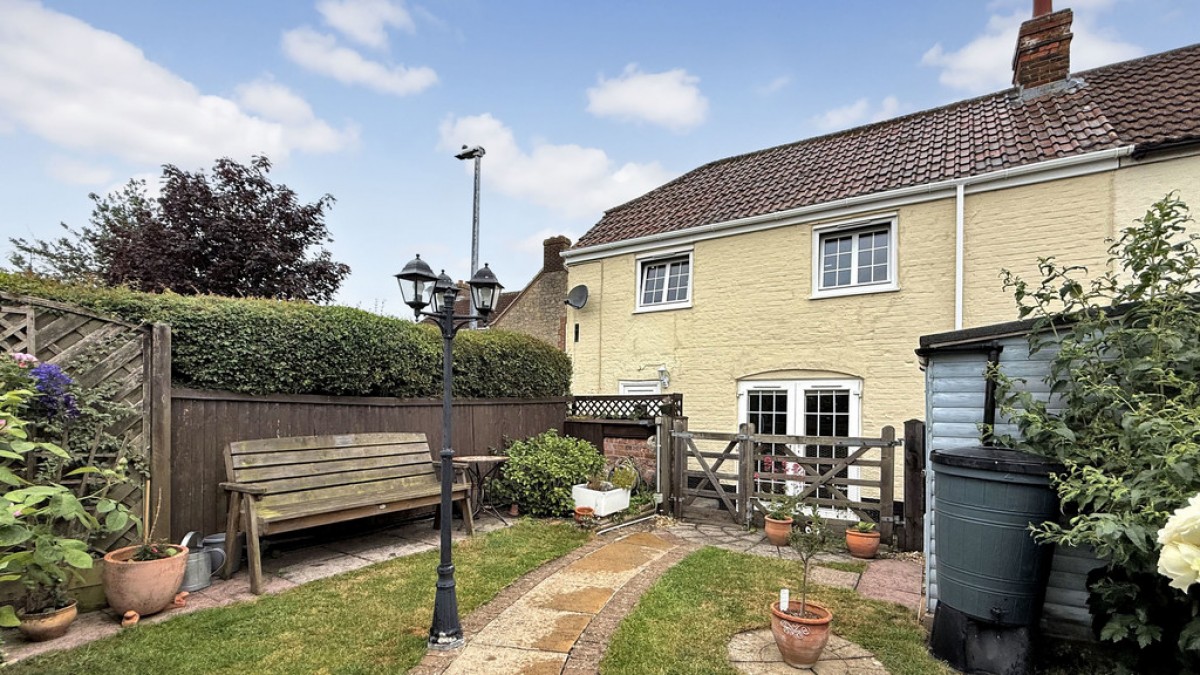 Petticoat Lane, Dilton Marsh