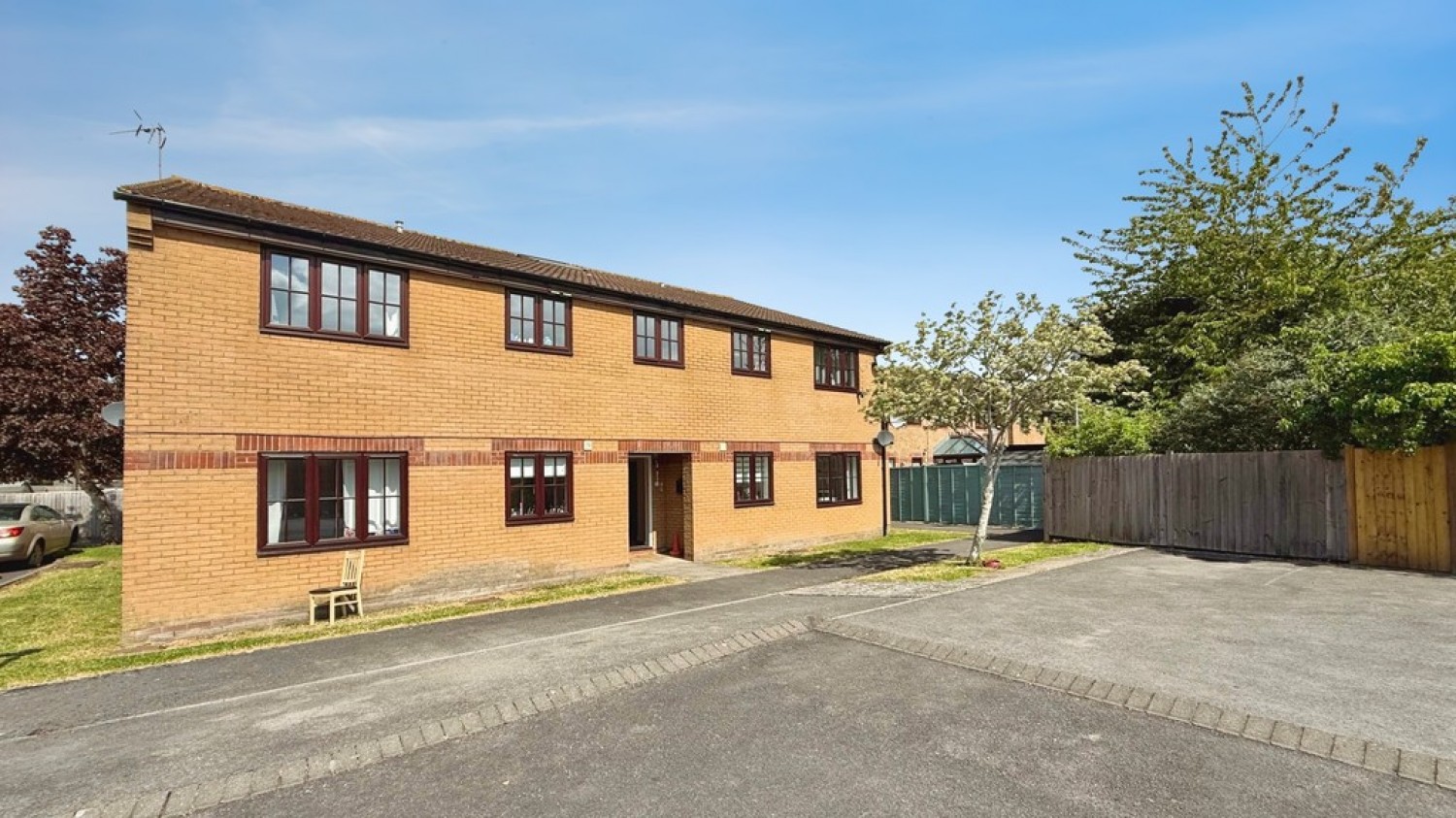 2 bedroom Flat for Sale Wessex Walk, Westbury