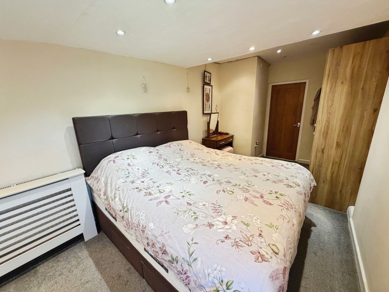 4 bedroom House for Sale Field Close, Westbury