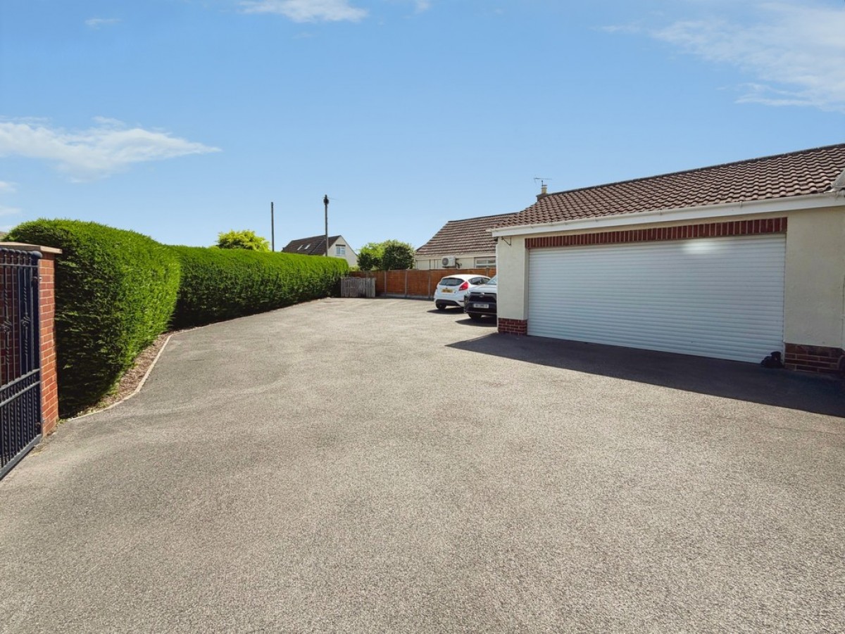 Field Close, Westbury