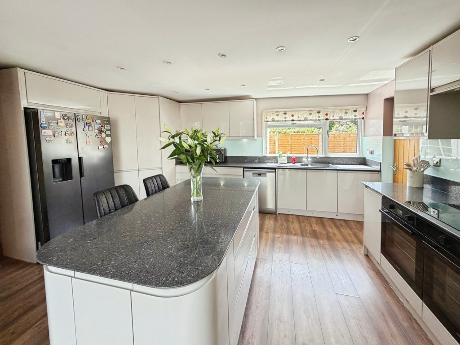 4 bedroom House for Sale Field Close, Westbury