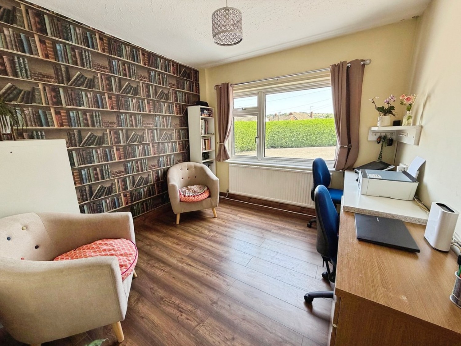 4 bedroom House for Sale Field Close, Westbury