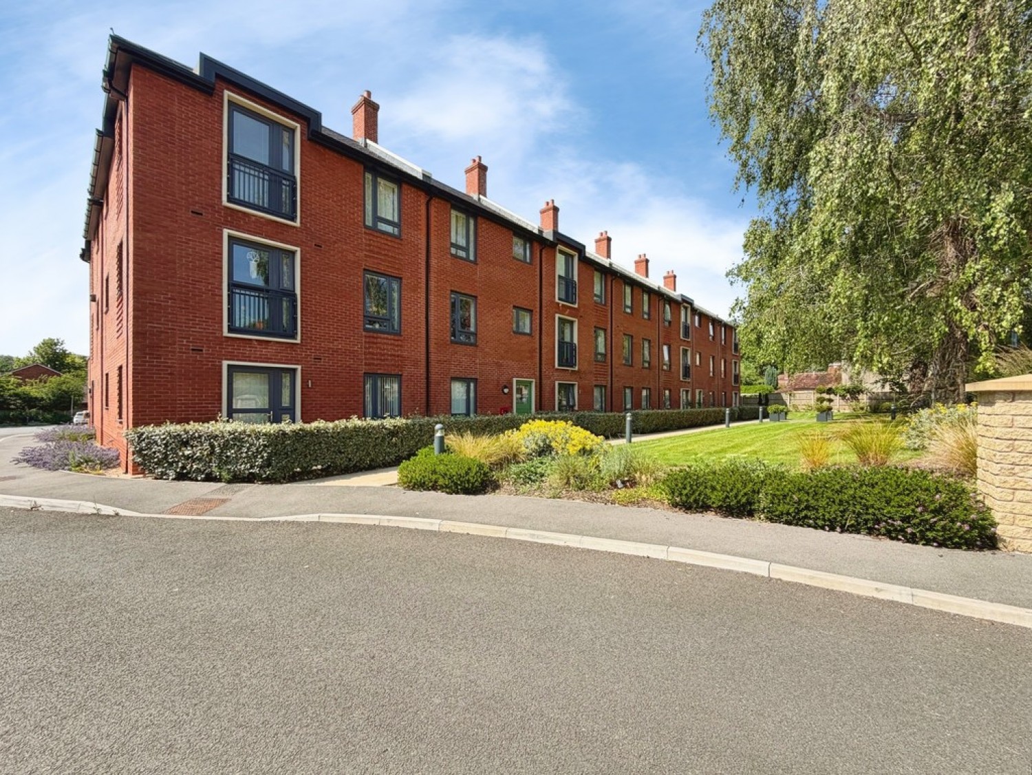 2 bedroom Property for Sale Crescent Place, Warminster