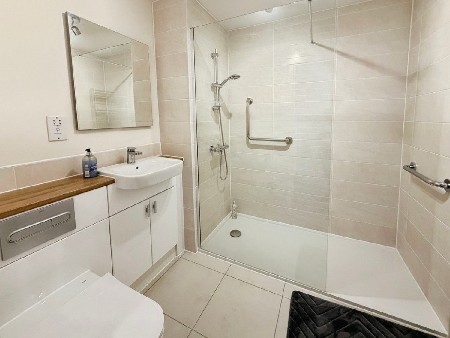 2 bedroom Property for Sale Crescent Place, Warminster