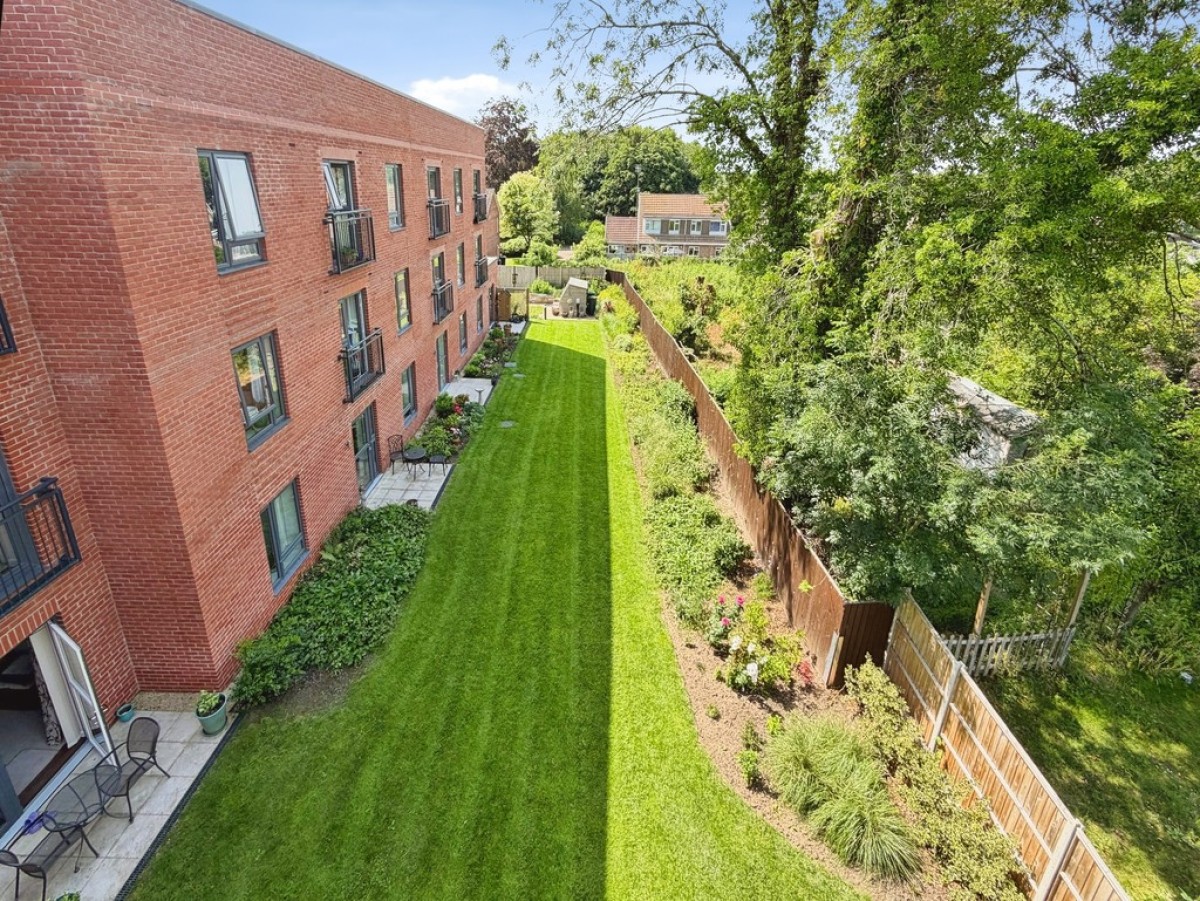Crescent Place, Warminster