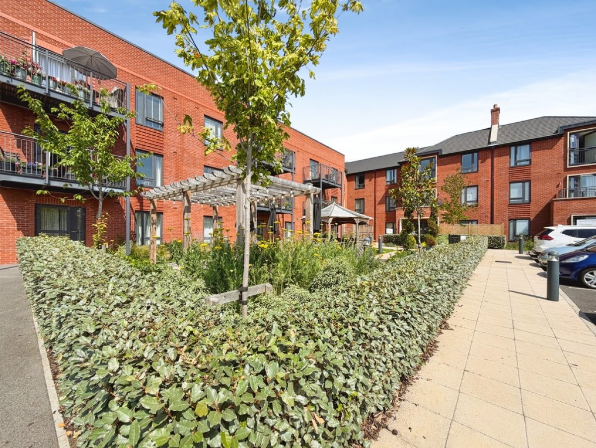Crescent Place, Warminster