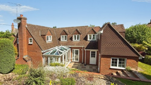 Lower Road, Bratton