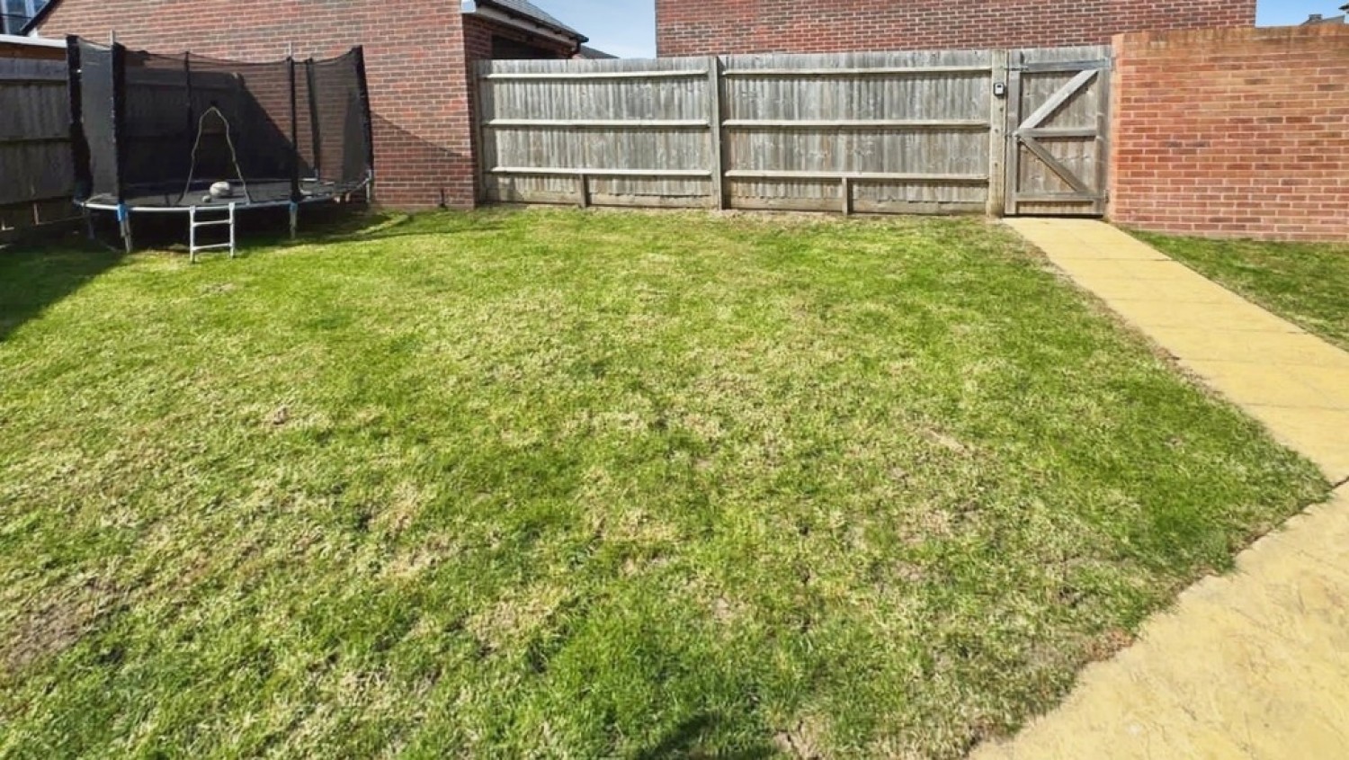 3 bedroom House for Sale Amazon Way, Westbury
