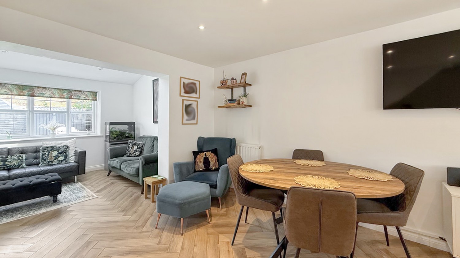 4 bedroom House for Sale Kingfisher Drive, Westbury, Wiltshire