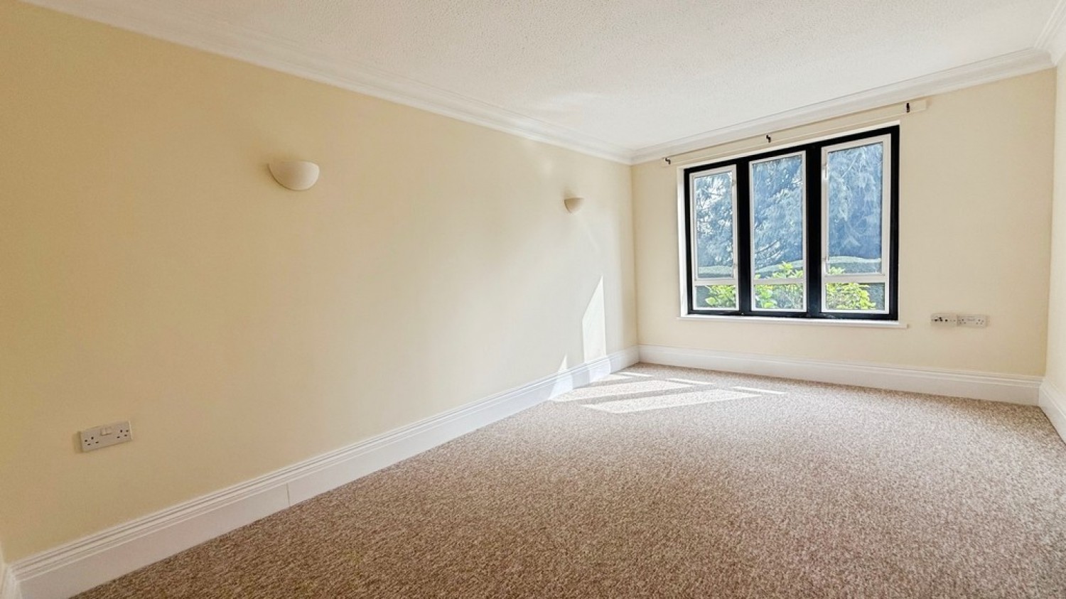 2 bedroom Flat for Letting Church Street, Warminster