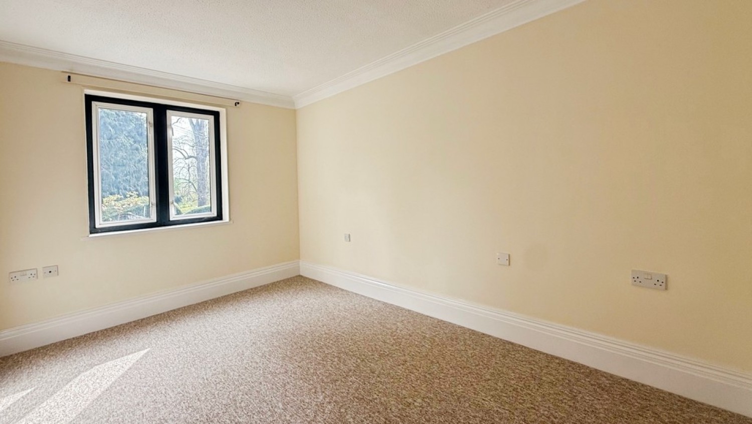 2 bedroom Flat for Letting Church Street, Warminster