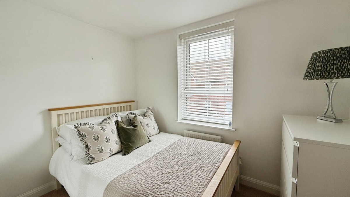Gilhespy Way, Westbury