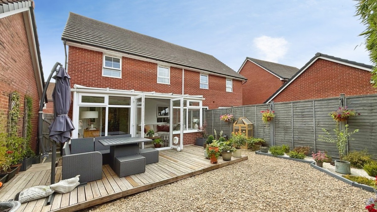 Gilhespy Way, Westbury