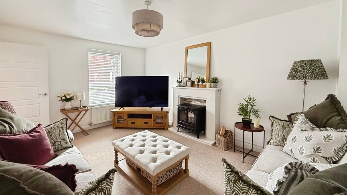 Gilhespy Way, Westbury