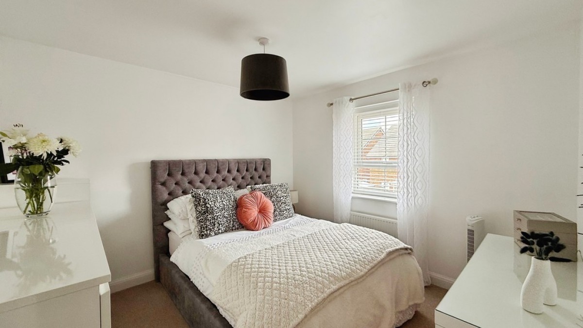 Gilhespy Way, Westbury
