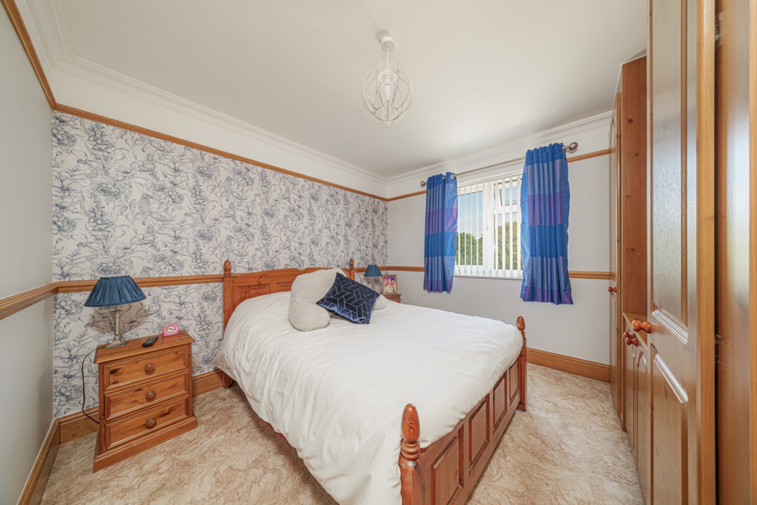 5 bedroom House for Sale Norleaze, Heywood