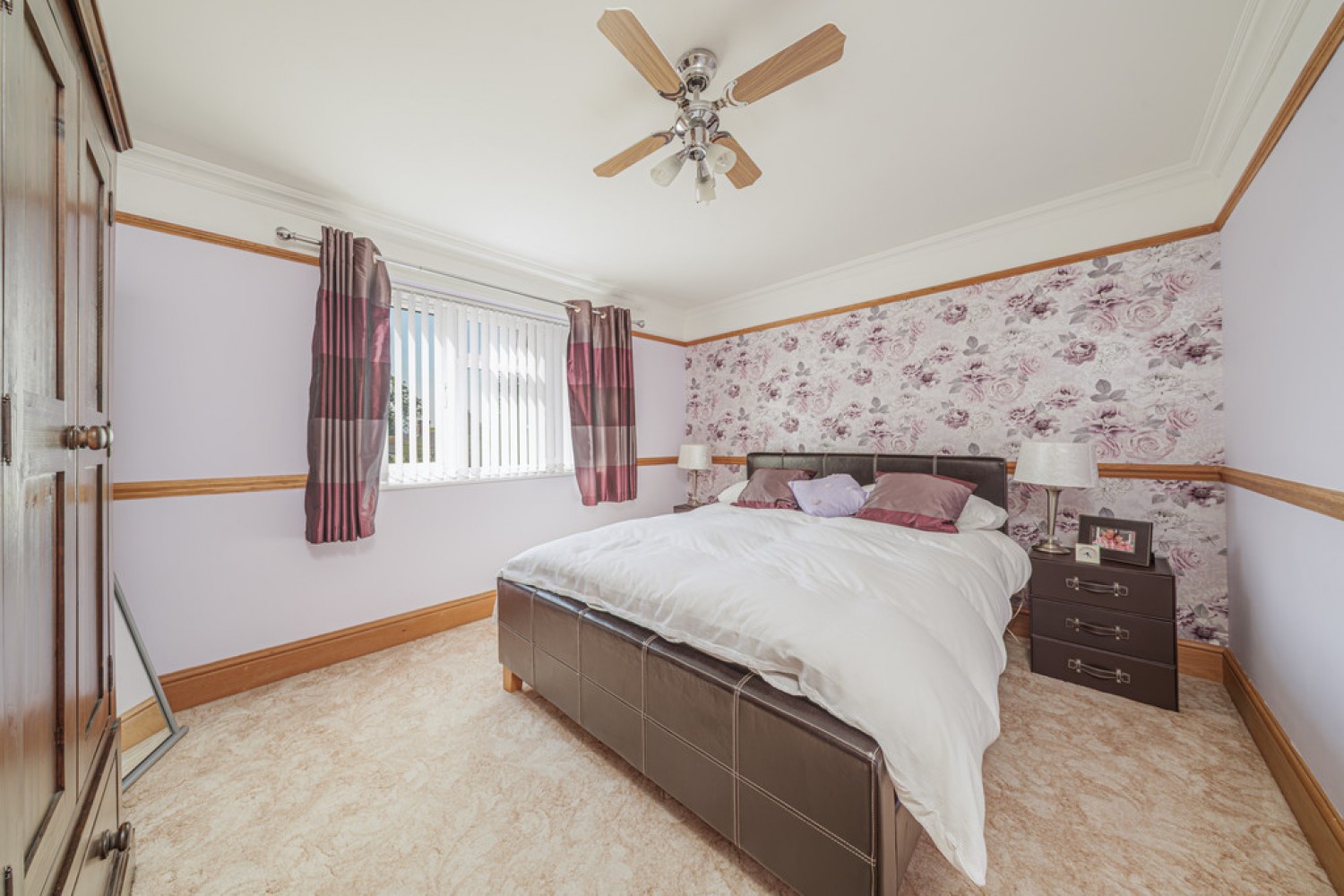 5 bedroom House for Sale Norleaze, Heywood