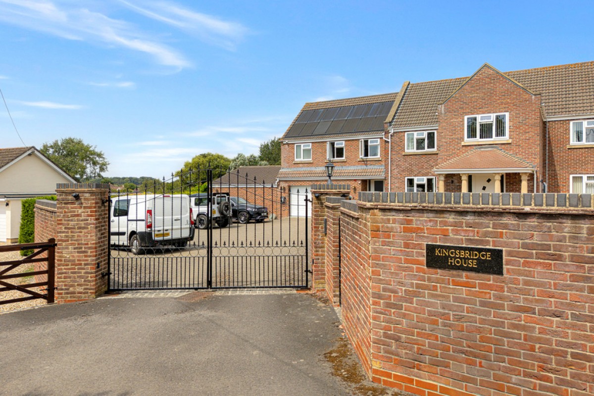 Norleaze, Heywood