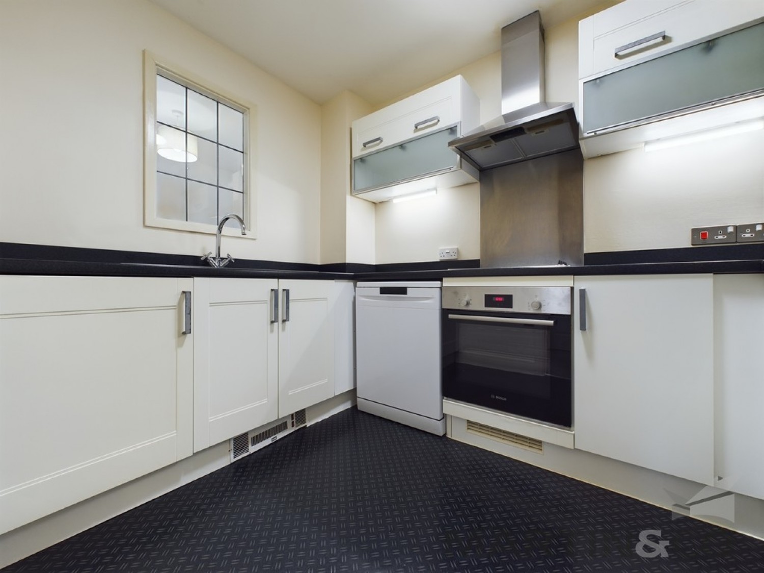 2 bedroom Flat for Letting Gisors Road, Milton