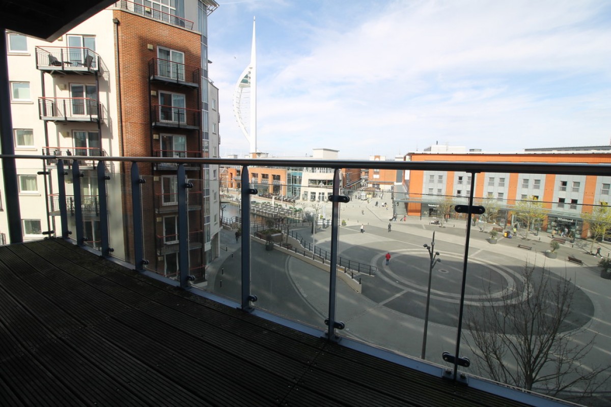The Crescent, Gunwharf Quays
