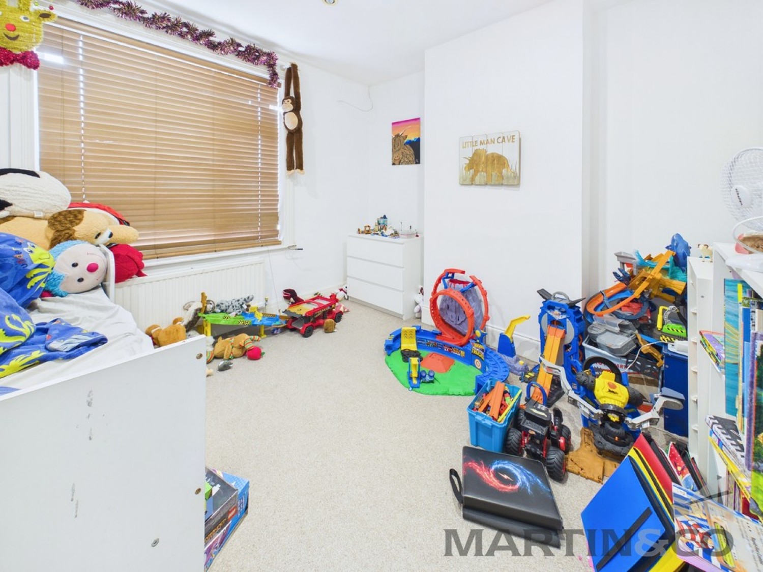 4 bedroom House in Kensington Road, Copnor