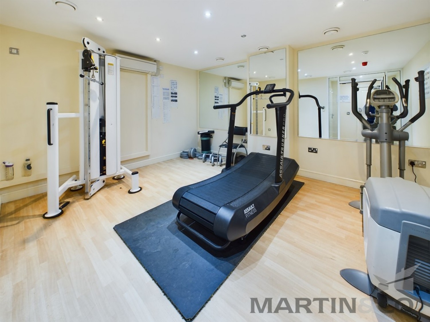 2 bedroom Flat for Sale Admirals House, Gisors Road