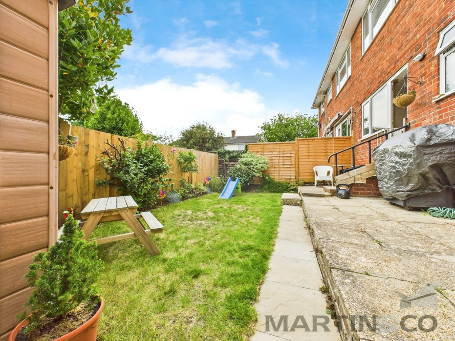 2 bedroom Flat in Kings Field, Bursledon