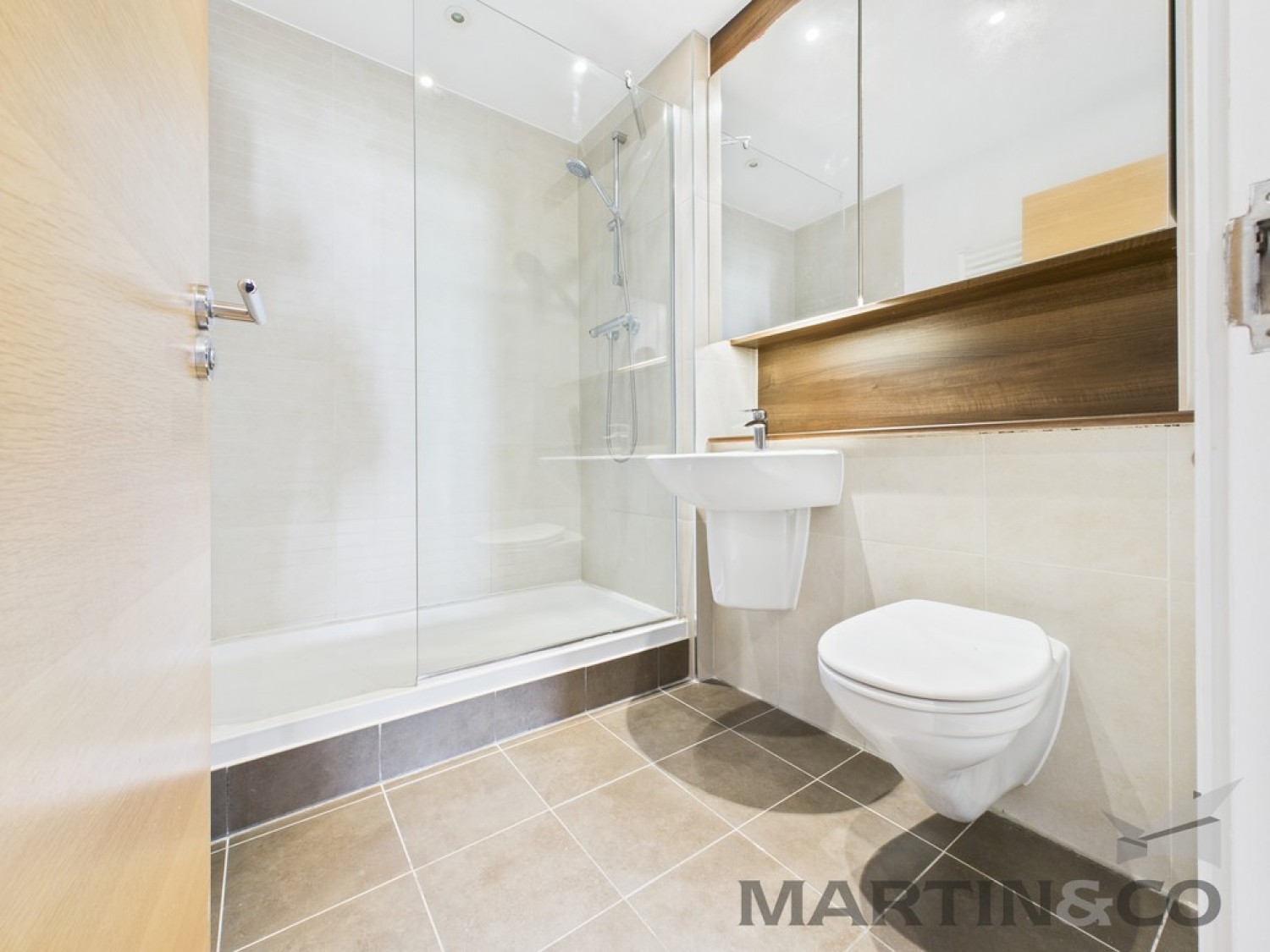 2 bedroom Flat for Sale Flagstaff Green, Royal Clarence Yard