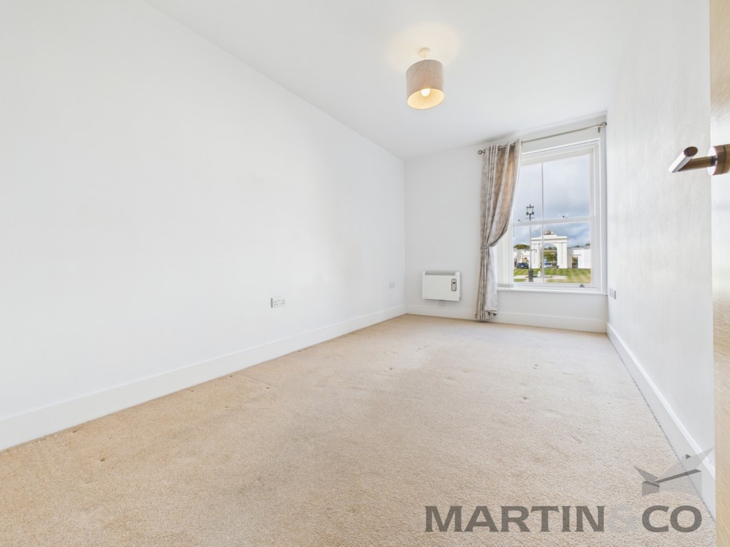 2 bedroom Flat for Sale Flagstaff Green, Royal Clarence Yard