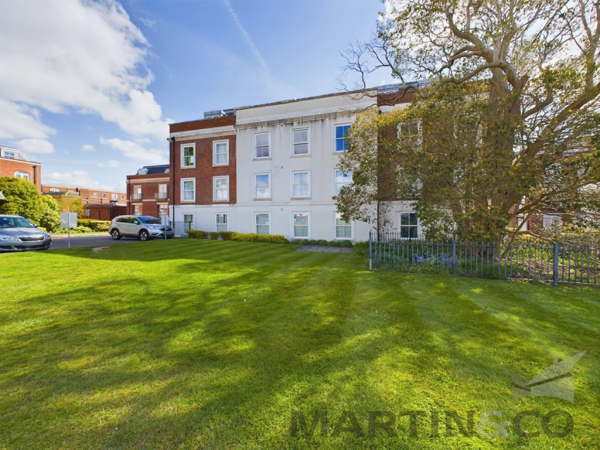 Flagstaff Green, Royal Clarence Yard
