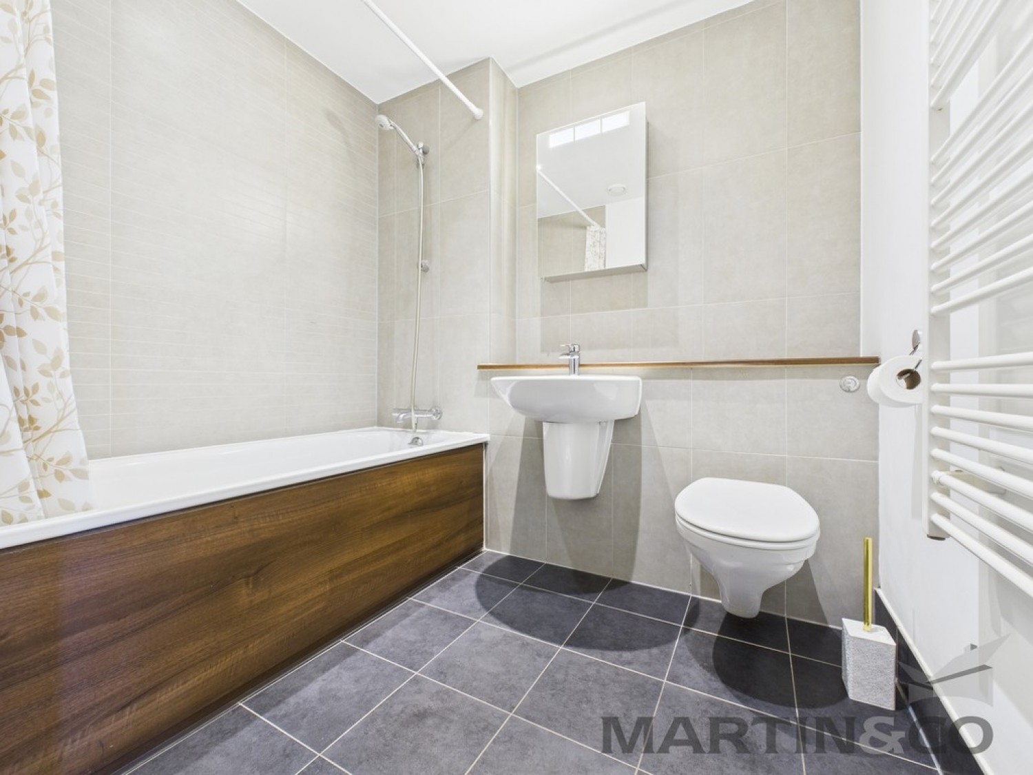 2 bedroom Flat for Sale Flagstaff Green, Royal Clarence Yard