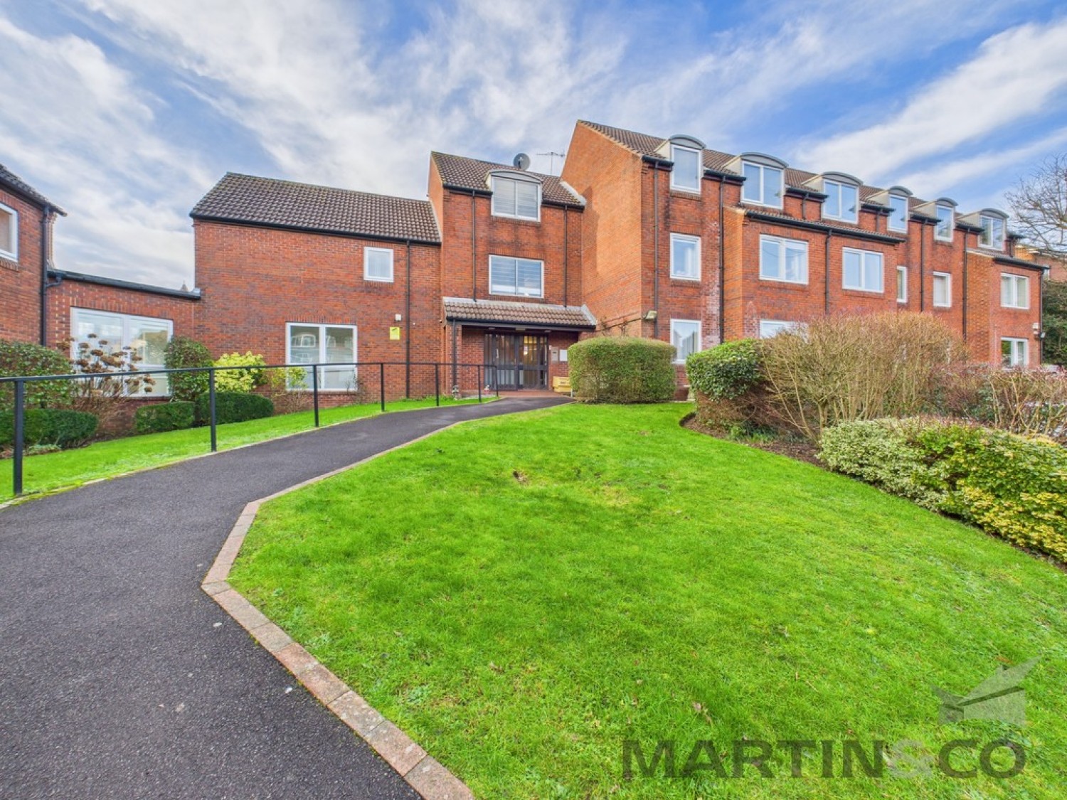 1 bedroom Flat in Homewater House, Hulbert Road