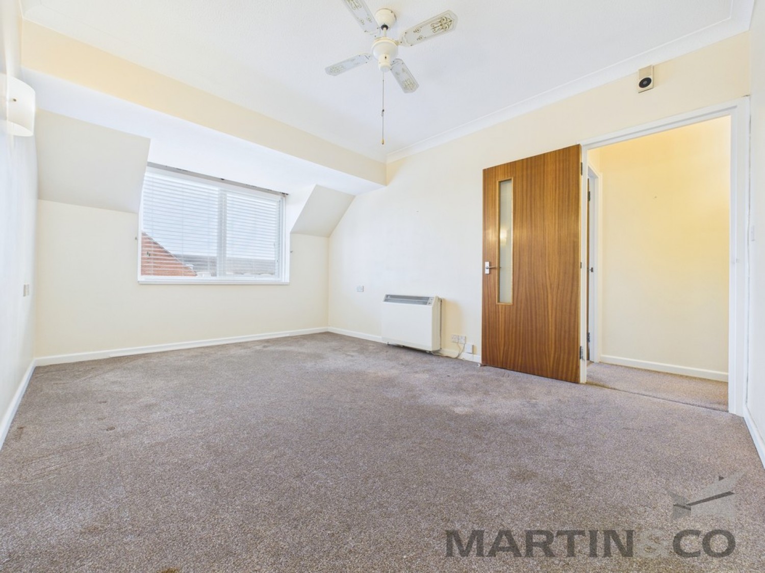 1 bedroom Flat in Homewater House, Hulbert Road