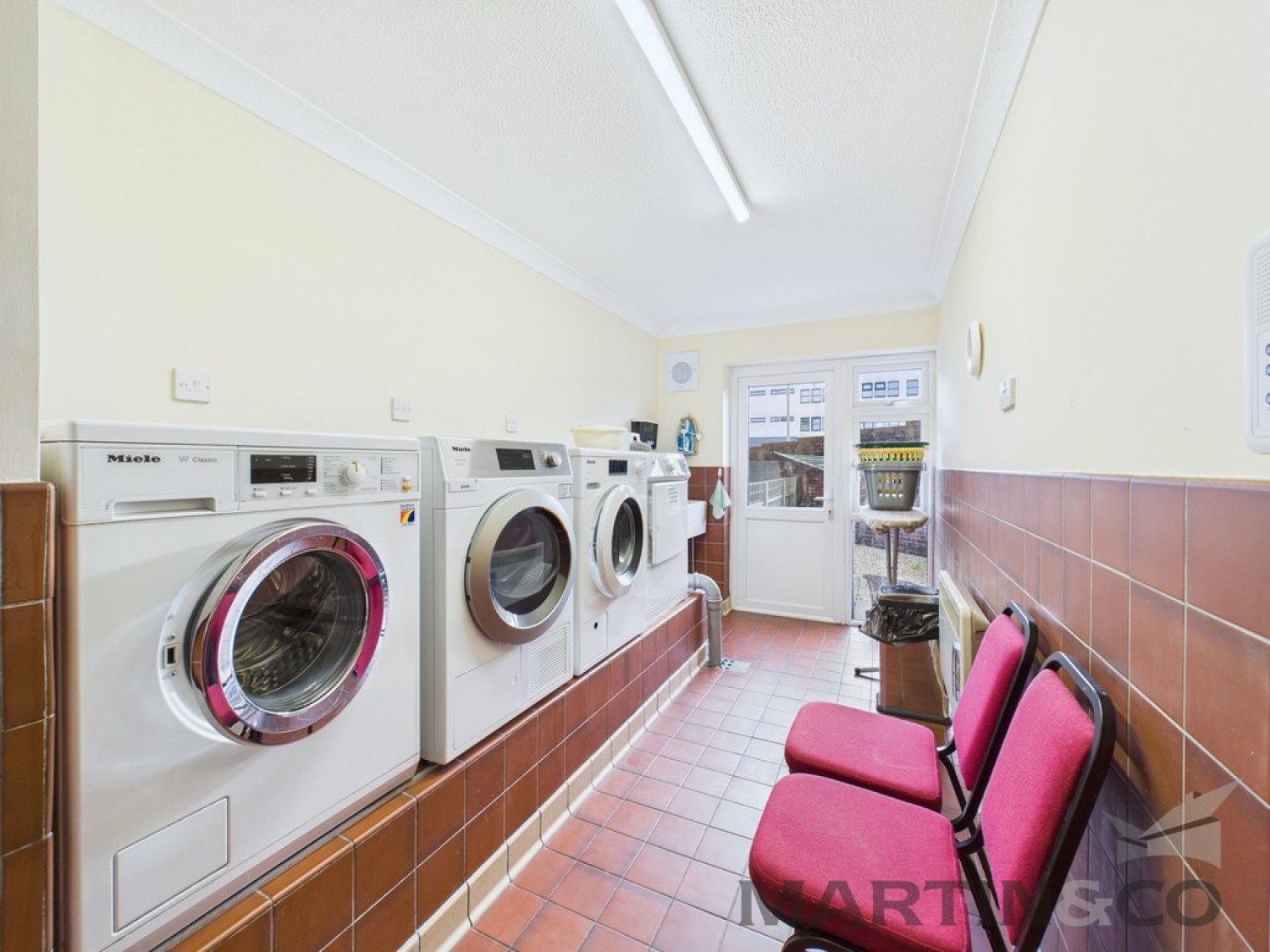 1 bedroom Flat in Homewater House, Hulbert Road