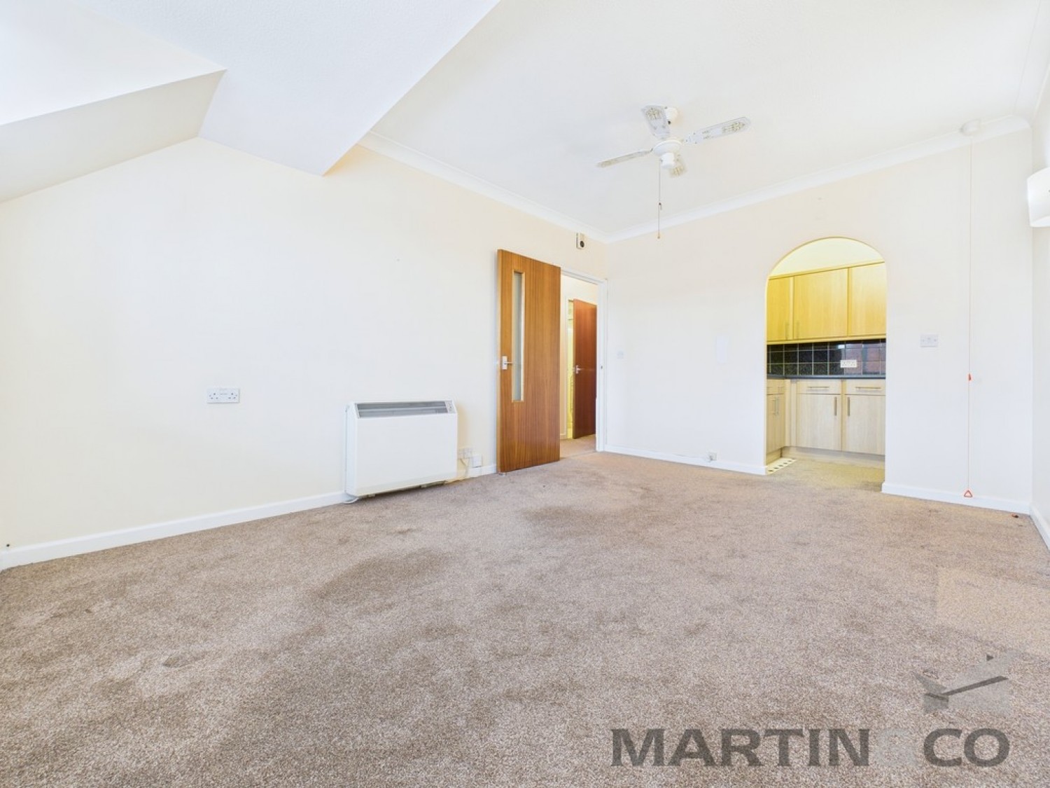 1 bedroom Flat in Homewater House, Hulbert Road
